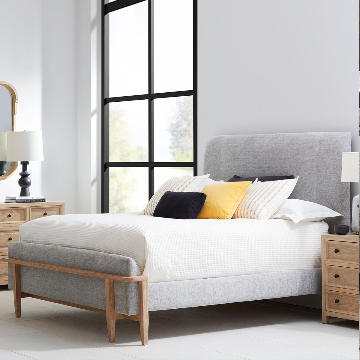Post Queen bed A.R.T. Furniture