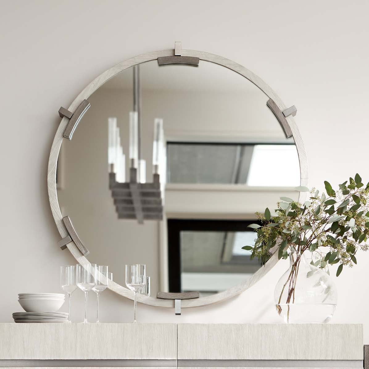 مرآة فاونديشن - Bernhardt