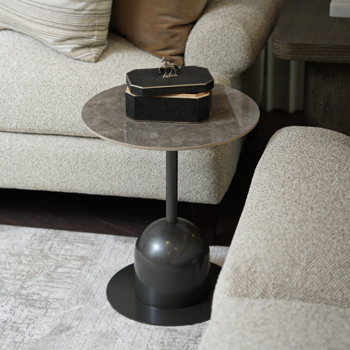 Orion corner table